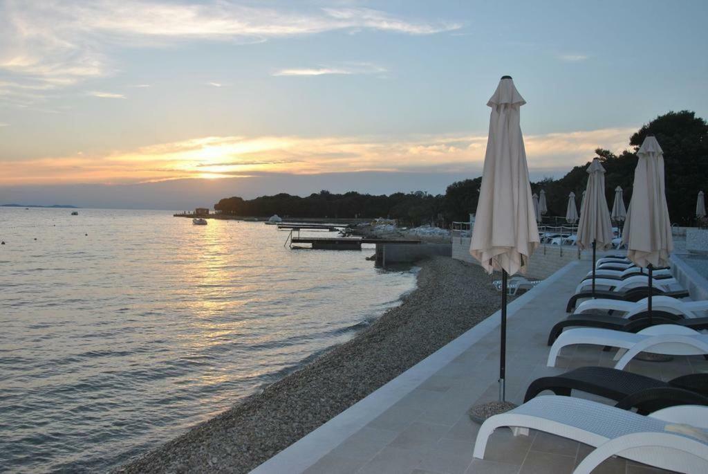 Apartment Sara With Seaview เพทรอซาเน ภายนอก รูปภาพ