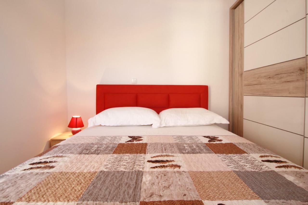 Apartment Sara With Seaview เพทรอซาเน ภายนอก รูปภาพ